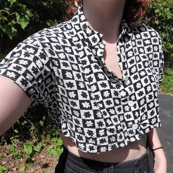 【❀▪✿ O.L.M. floral checkerboard crop top ✿▪❀】 - Picture 1 of 9